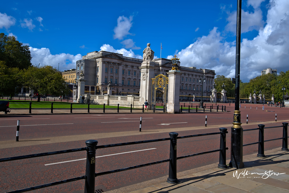 Financial District, Limited Edition, Fine Art, Close To Buckingham Palace, Commodities, Equities, Forex, London, United Kingdom, 